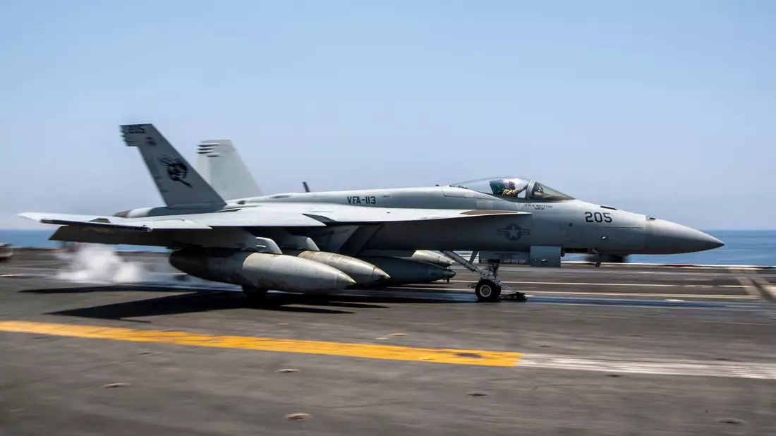 Ein US-Kampfjet ist von einem Flugzeugträger gestürzt. (Archivbild) - Bild: Mc3 Nate Jordan/U.S. Navy/Planet Pix via ZUMA Press Wire/dpa