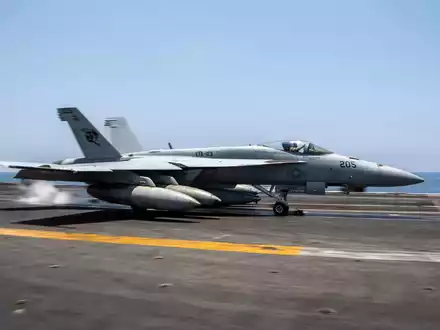 Ein US-Kampfjet ist von einem Flugzeugträger gestürzt. (Archivbild) - Foto: Mc3 Nate Jordan/U.S. Navy/Planet Pix via ZUMA Press Wire/dpa