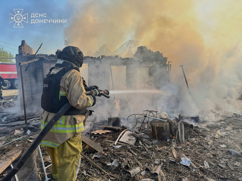 Täglich zerstören russische Angriffe Wohnhäuser und andere zivile Objekte in der Ukraine.  - Foto: Uncredited/Ukrainian Emergency Service/AP/dpa