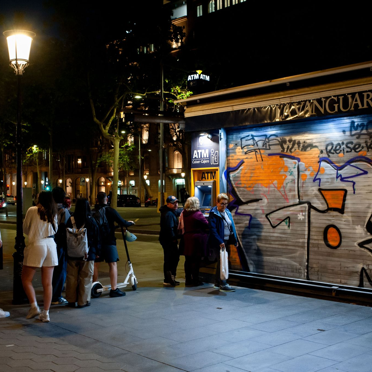 Am frühen Dienstagmorgen hatten die allermeisten Stromkunden in Spanien wieder Elektrizität.  - Foto: Jordi Boixareu/ZUMA Press Wire/dpa