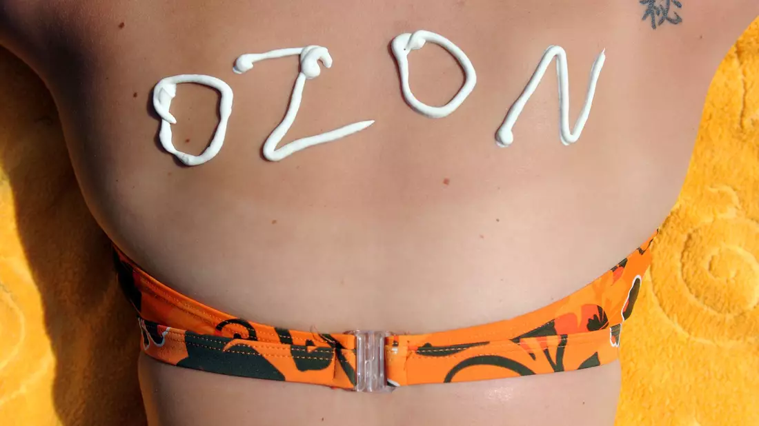 Die Ozonschicht um die Erde übernimmt eine wichtige Rolle beim Schutz vor UV-Strahlung. (Symbolbild) - Bild: picture alliance / dpa