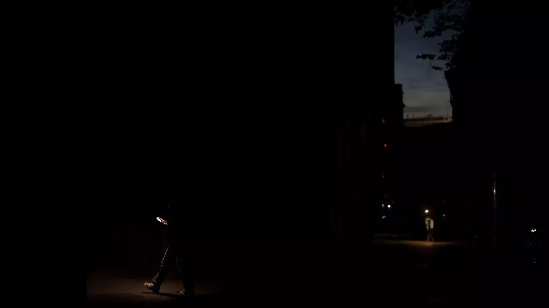 Nach dem massiven Blackout in Spanien ist die Stromversorgung in Spanien fast vollständig wiederhergestellt. - Bild: Luis Soto/ZUMA Press Wire/dpa