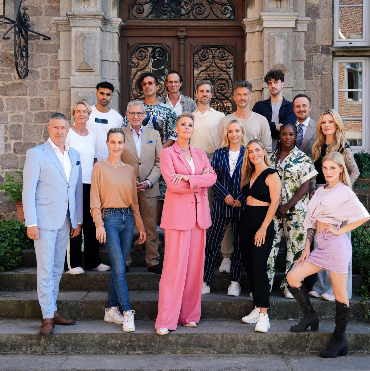 16 Promis ziehen bei «Die Verräter» auf ein geheimnisvolles Schloss. (Handout) - Foto: Stefan Gregorowius/RTL/dpa