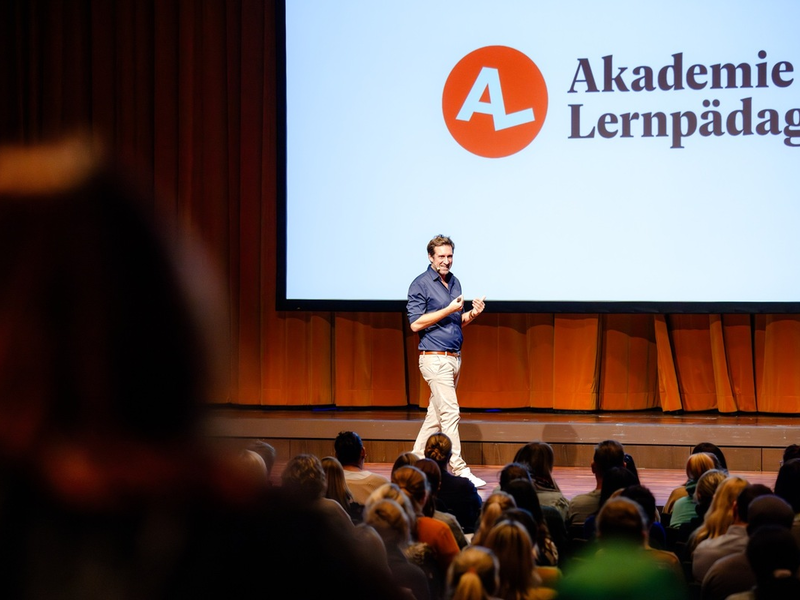 Neue Termine im Mai: Lernexperte Jürgen Möller mit erfolgreicher Live-Tour Das Lernen lernen unterwegs / Lernen macht Spaß - Foto: presseportal.de