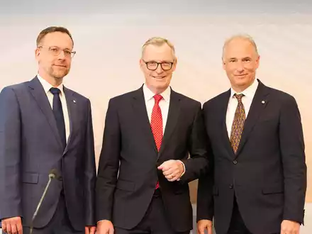RWZ-Hauptversammlung unterstützt Kurs des Vorstands / Aktionäre stimmen für gemeinsame Agrartechnik-Gesellschaft mit RW Kassel - Foto: presseportal.de