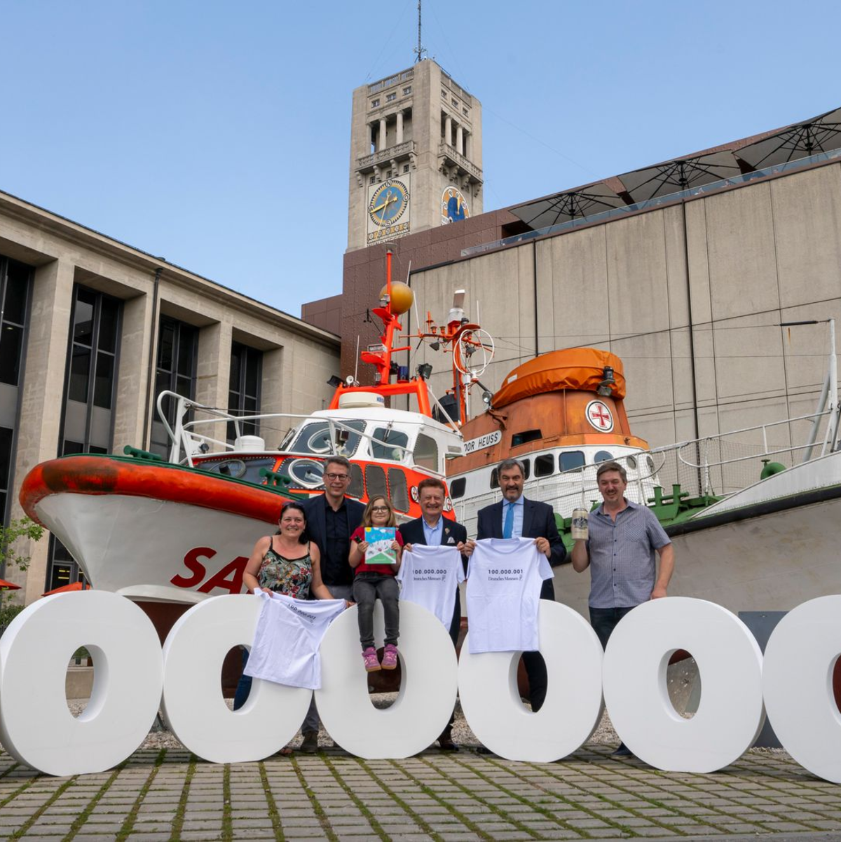Kurz vor dem 100. Geburtstag kam der 100-millionste Besucher. (Archivbild) - Foto: Peter Kneffel/dpa