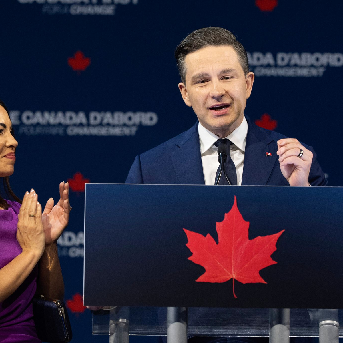 Konnte mit seinem Politikstil, der an Trump erinnert, nicht punkten: der Spitzenkandidat der konservativen Partei, Pierre Poilievre. - Foto: Adrian Wyld/The Canadian Press/AP/dpa