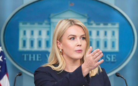 Trumps Sprecherin Karoline Leavitt hat Amazon kritisiert. (Archivbild) - Foto: Mark Schiefelbein/AP/dpa Trumps Sprecherin Karoline Leavitt hat Amazon kritisiert. (Archivbild) - Foto: Mark Schiefelbein/AP/dpa