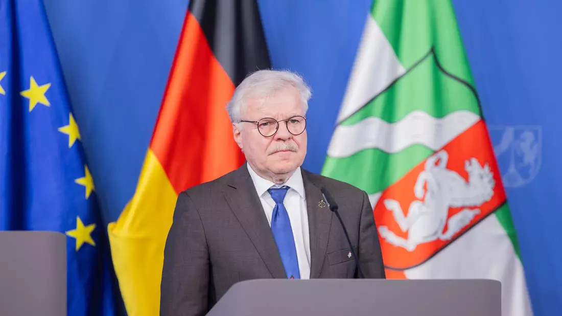 Reinhold Ewald ist der erste Raumfahrtbotschafter in NRW. - Bild: Rolf Vennenbernd/dpa