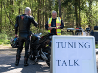 POL-LG: ++ Kontrolle im Amt Neuhaus ++ Polizei kommt mit Motorradfahrenden ins Gespräch ++ Präventionsgedanke im Vordergrund ++ Mehrere mündliche Verwarnungen ++ - Foto: presseportal.de