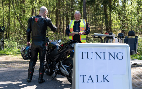 POL-LG: ++ Kontrolle im Amt Neuhaus ++ Polizei kommt mit Motorradfahrenden ins Gespräch ++ Präventionsgedanke im Vordergrund ++ Mehrere mündliche Verwarnungen ++ - Foto: presseportal.de