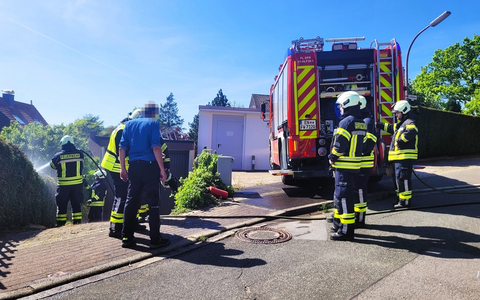 FW-EN: Heckenbrand in Niedersprockhövel - Foto: presseportal.de