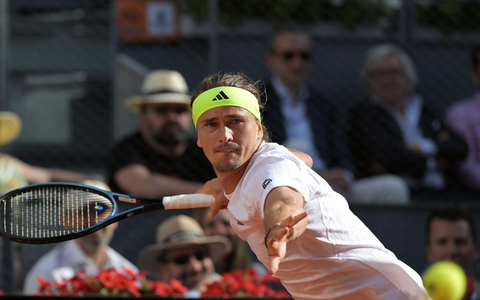 Alexander Zverev streckte sich gegen Francisco Cerundolo vergeblich. - Foto: Juan Carlos Lucas/ZUMA Press Wire/dpa