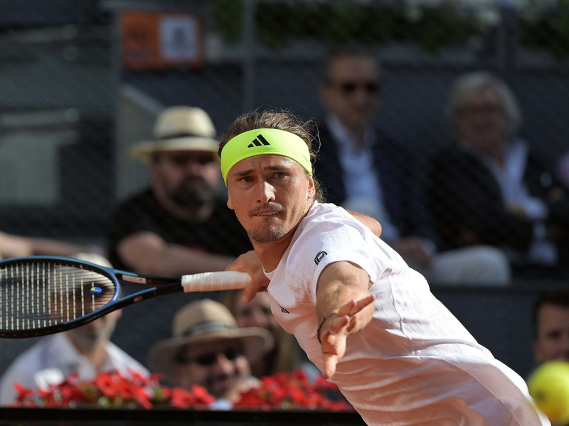 Alexander Zverev streckte sich gegen Francisco Cerundolo vergeblich. - Foto: Juan Carlos Lucas/ZUMA Press Wire/dpa