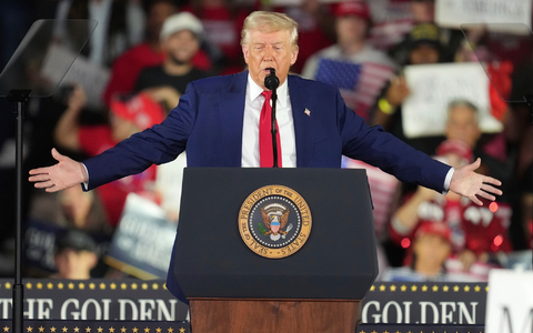 Gegen seine politischen Gegner dagegen teilte er einmal mehr hart aus. - Foto: Paul Sancya/AP/dpa