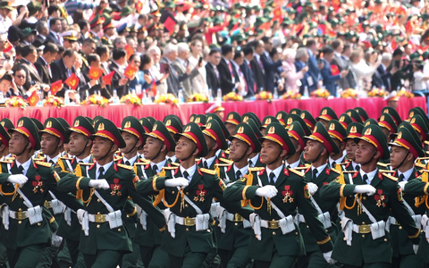 Seit Wochen hatten sich die Behörden auf den großen Tag vorbereitet. - Foto: Hau Dinh/AP/dpa