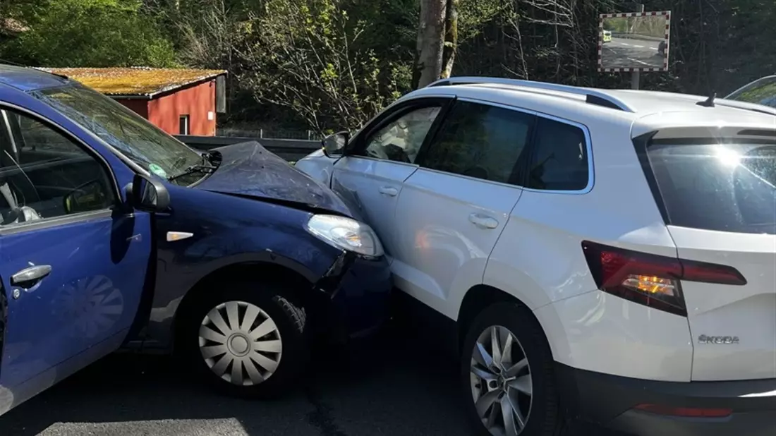 POL-GM: Ein Verletzter bei Unfall im Einmündungsbereich - Bild: presseportal.de