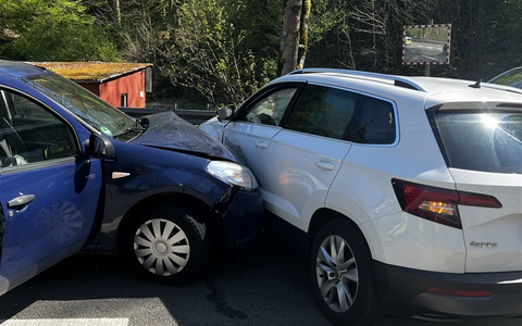 POL-GM: Ein Verletzter bei Unfall im Einmündungsbereich - Foto: presseportal.de