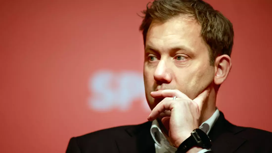 SPD-Chef Klingbeil geht als Vizekanzler ins Merz-Kabinett. (Archivbild) - Bild: Matthias Bein/dpa