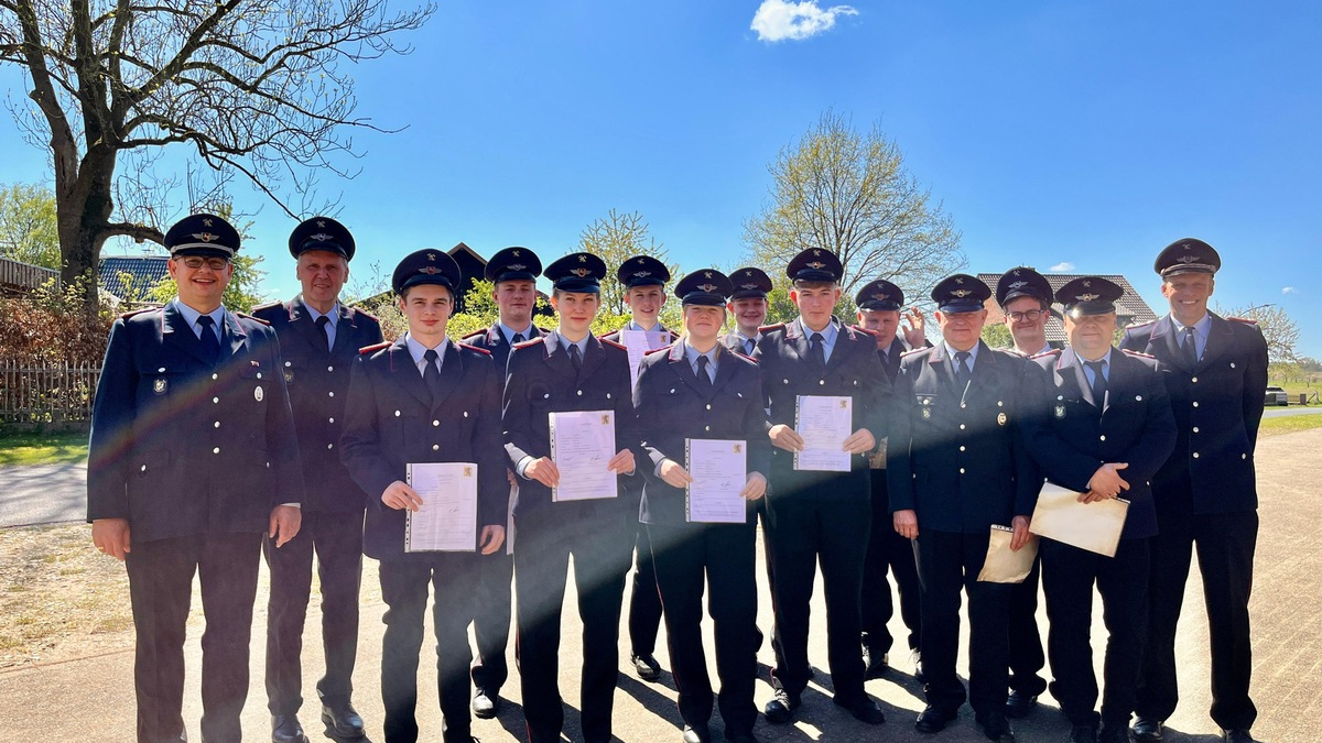 FW Südheide: Wehrversammlung der Freiwilligen Feuerwehr Bonstorf - Foto: presseportal.de