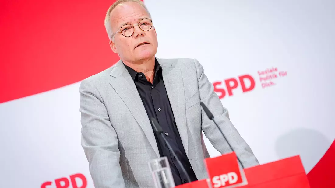 Miersch verkündete: Klingbeil soll Vizekanzler werden. - Bild: Kay Nietfeld/dpa