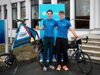 Mit dem Tallbike von München nach Peking / 13.000 Kilometer zugunsten der Deutschen Krebshilfe - Foto: presseportal.de