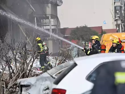 Zwei Menschen galten nach dem Brand in Taiyuan noch als Vermisst.  - Foto: Yang Chenguang/XinHua/dpa