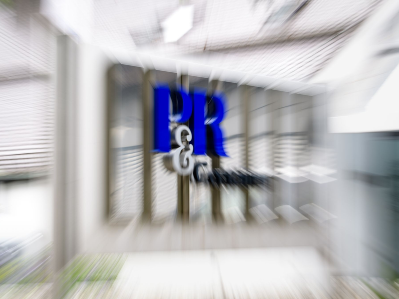 Die im Münchner Nobelvorort Grünwald ansässige P&R-Firmengruppe bot Seefrachtcontainer als Kapitalanlage an, betrieb aber in großem Stil Luftgeschäfte. (Archivbild) - Foto: Matthias Balk/dpa