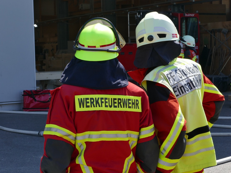 FW Stockach: Brand einer Absauganlage in einem holzverarbeitenden Betrieb - Foto: presseportal.de