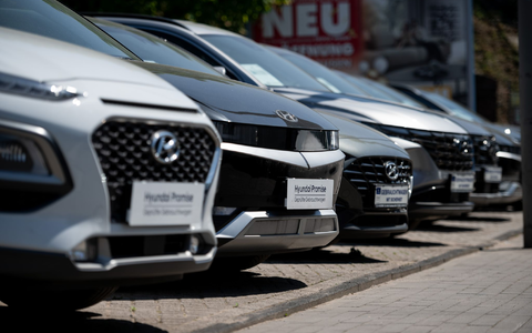 Gebrauchte Elektroautos - Privatpersonen kaufen sie inzwischen häufiger so als neu. - Foto: Fabian Strauch/dpa