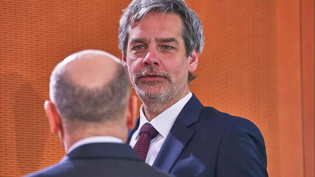 Olaf Scholz und Steffen Hebestreit (Archiv) - Bild: über dts Nachrichtenagentur