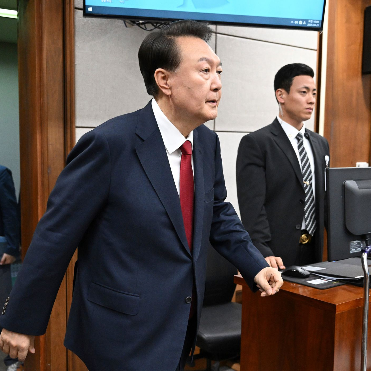 Yoon Suk Yeol ist nun auch wegen Amtsmissbrauch angeklagt. - Foto: Jung Yeon-je/AFP Pool via AP/dpa