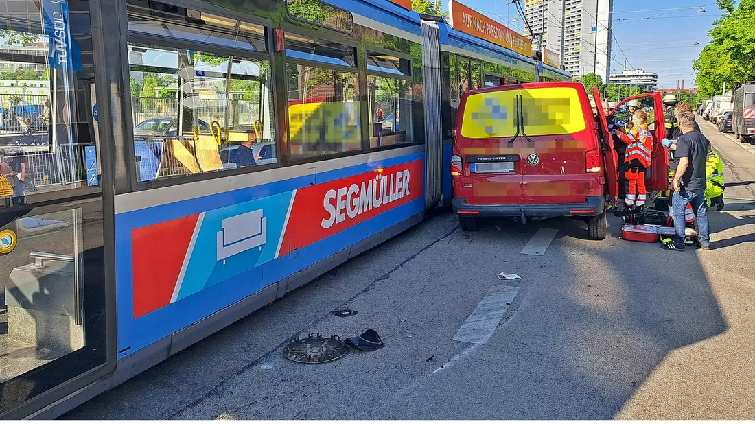 FW-M: Unfall im Kreuzungsbereich (Friedenheim) - Bild: presseportal.de