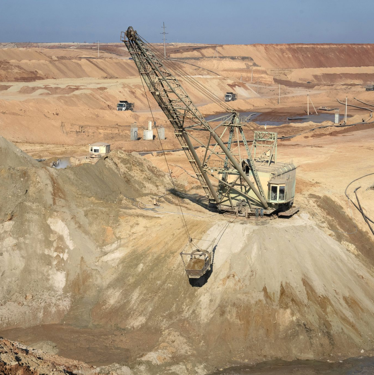 Mit dem gemeinsamen Abbau von Rohstoffen will die Ukraine bei der Konfrontation mit Russland die USA weiter im Boot halten und auch dringend benötigte Investitionen anlocken. (Archivbild) - Foto: Efrem Lukatsky/AP/dpa