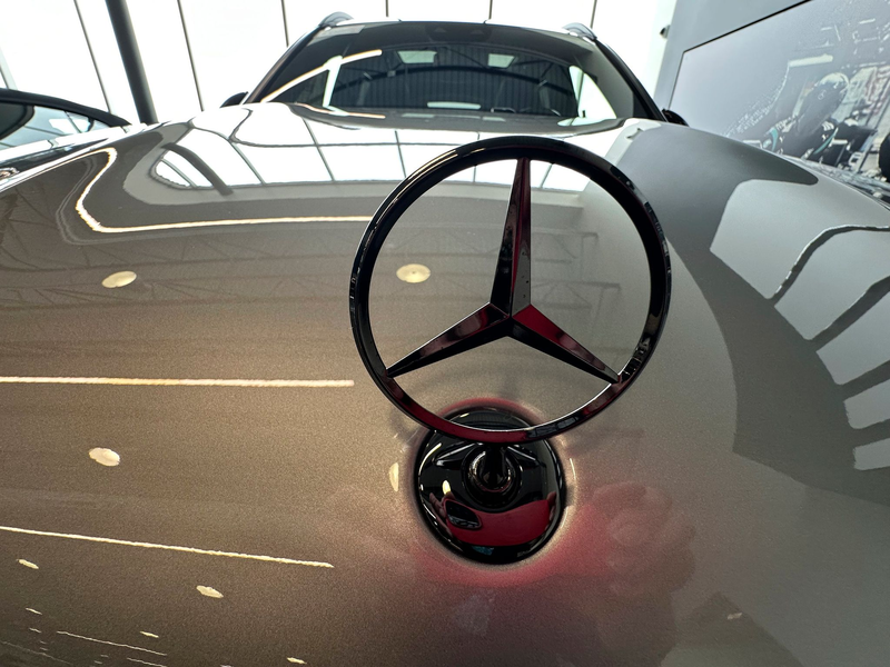 Autos von Mercedes-Benz kommen bei wohlhabenden US-Kunden gut an. (Archivbild) - Foto: David Zalubowski/AP/dpa