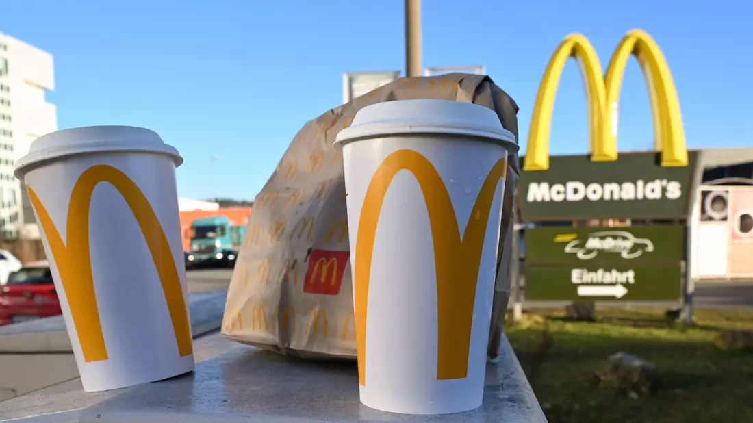 Auch MacDonald's bemerkt die Handelspolitik von Trump. (Archivbild) - Bild: Bernd Weißbrod/dpa
