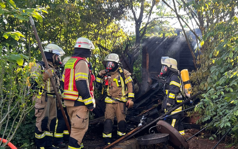 FW Bad Honnef: Zwei Gartenlaubenbrände zeitgleich im Bad Honnefer Stadtgebiet - Foto: presseportal.de