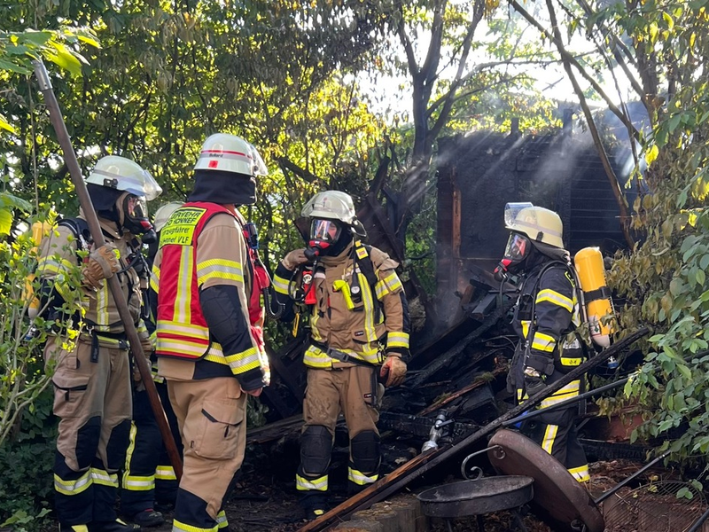 FW Bad Honnef: Zwei Gartenlaubenbrände zeitgleich im Bad Honnefer Stadtgebiet - Foto: presseportal.de