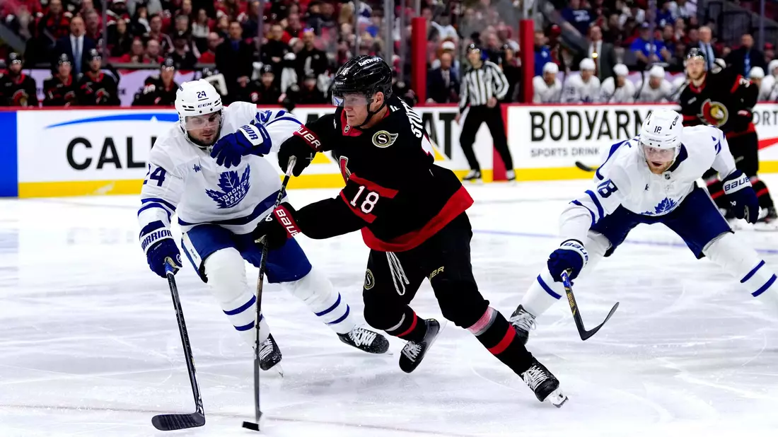 Drei Schüsse, aber kein Treffer: Tim Stützle (Mitte) konnte im Spiel keine entscheidenden Impulse liefern.  - Bild: Justin Tang/The Canadian Press via AP/dpa