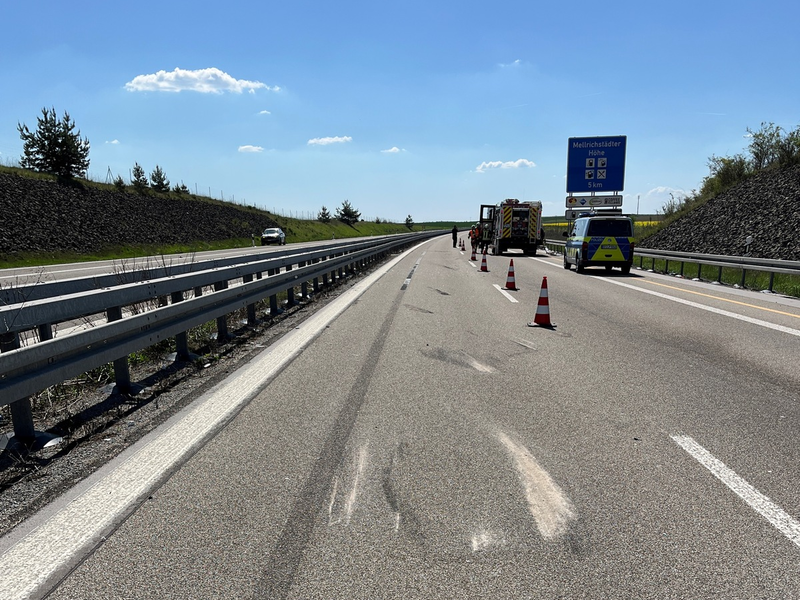 API-TH: Pkw überschlägt sich mehrfach - Foto: presseportal.de