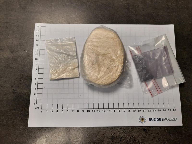 BPOL NRW: Haftbefehl und großer Drogenfund - Bundespolizei verhaftet 45-Jährigen - Foto: presseportal.de