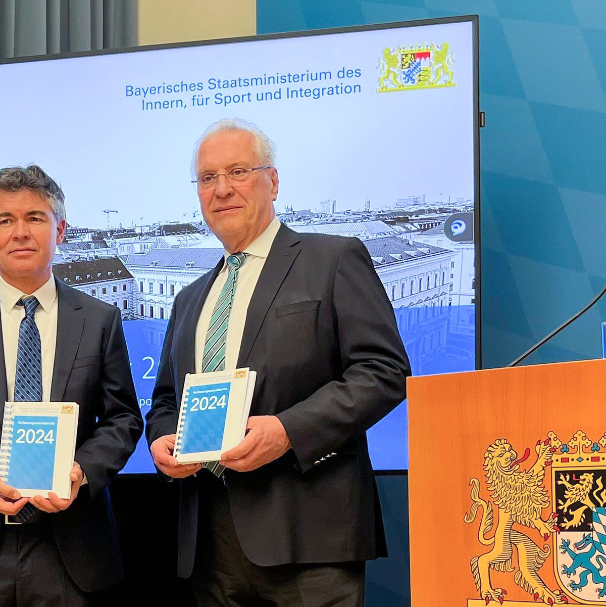 In Bayern hat die Polizei relativ viele Befugnisse, allerdings sind die Regeln, um sie in der Praxis anwenden zu dürfen, laut dem Bericht teilweise recht anspruchsvoll. (Archivfoto)  - Foto: Hannes Förster/dpa