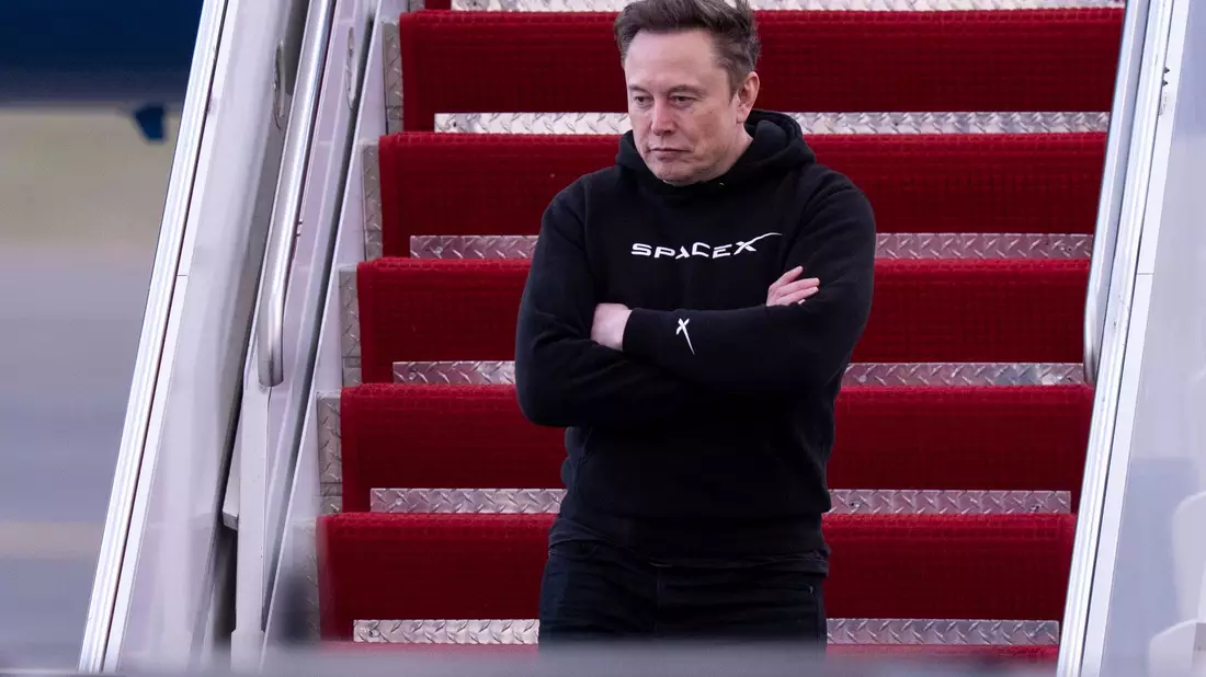 Musk finanziert seinen Lebensstil gern über mit Aktien besicherte Kredite. (Archivbild) - Bild: Chris Szagola/AP/dpa