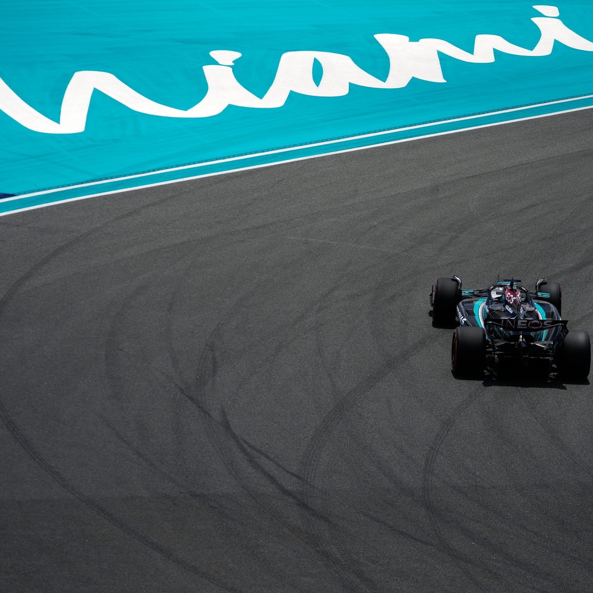 Beim Formel-1-Branchentreff in Miami geht es wie immer auch ums Geld. - Foto: Rebecca Blackwell/AP