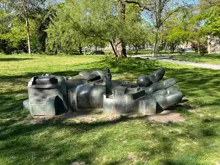 POL-DU: Dellviertel: Bronzeskulptur vom Lehmbruck Museum gestohlen - Kripo sucht Zeugen - Foto: presseportal.de