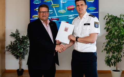POL-KS: Matthias Mänz ist neuer Leiter der Presse- und Öffentlichkeitsarbeit beim Polizeipräsidium Nordhessen - Foto: presseportal.de POL-KS: Matthias Mänz ist neuer Leiter der Presse- und Öffentlichkeitsarbeit beim Polizeipräsidium Nordhessen - Foto: presseportal.de