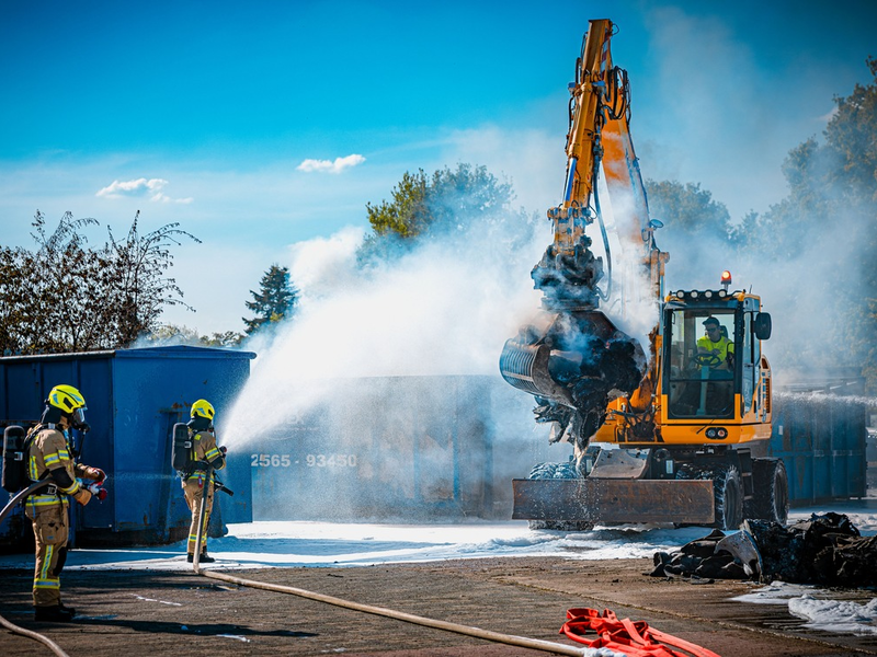 FW Gronau: Abschlussmeldung - Großbrand im Industriegebiet am Alten Postweg - Foto: presseportal.de