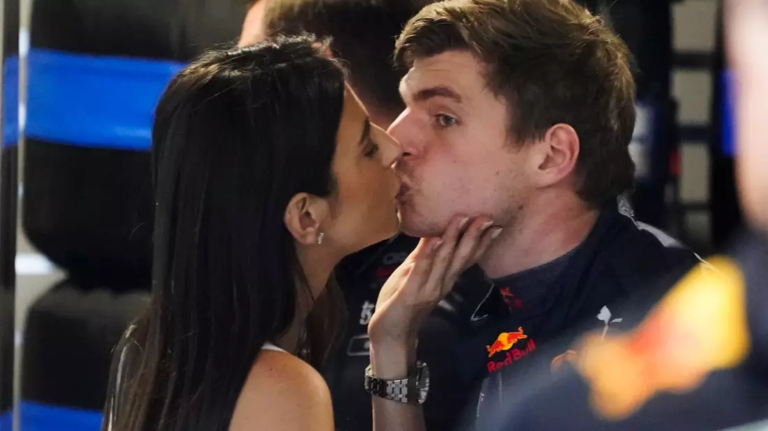 Max Verstappen und Freundin Kelly Piquet sind Eltern einer Tochter geworden. - Bild: Darron Cummings/AP/dpa