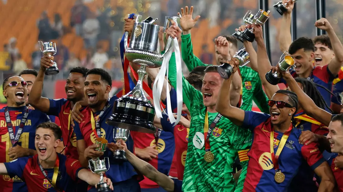 Der deutsche Nationaltorwart Marc-André ter Stegen steht nach langer Verletzung am Samstag erstmals wieder beim FC Barcelona im Tor. - Bild: Joan Monfort/AP/dpa
