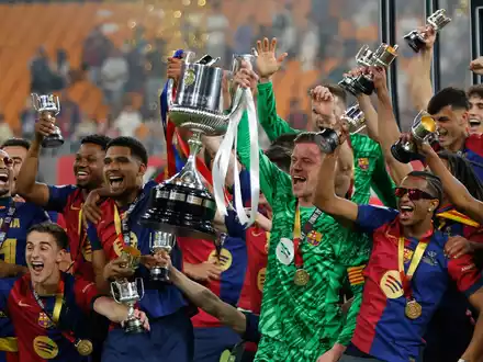 Der deutsche Nationaltorwart Marc-André ter Stegen steht nach langer Verletzung am Samstag erstmals wieder beim FC Barcelona im Tor. - Foto: Joan Monfort/AP/dpa